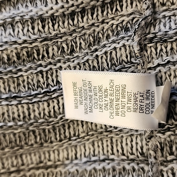 Croft & Barrow Woman Girl Junior Plus Size XXL grey white sweater lightw… - Picture 5 of 5
